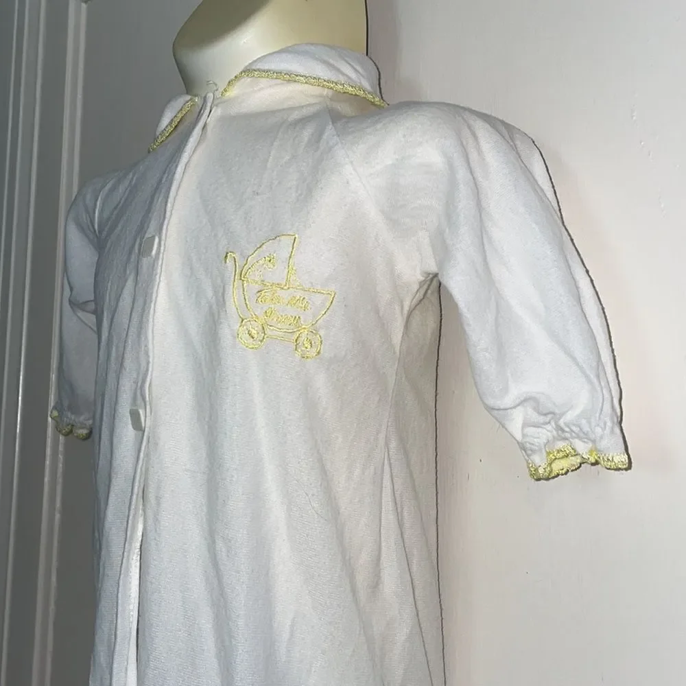 Vtg‎ 60s/70s white/yellow coming home from hospital blanket gown with embroidery
